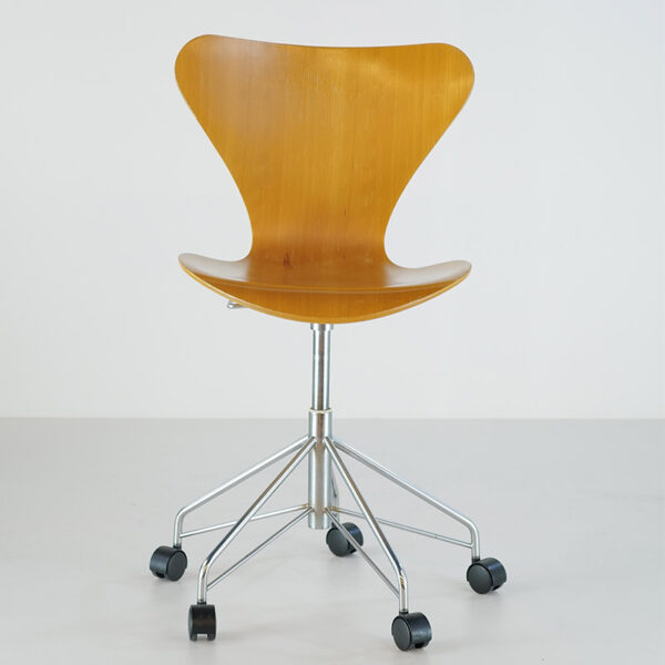 3× Fritz Hansen Serie 7 Drehstuhl Arne Jacobsen - VS91