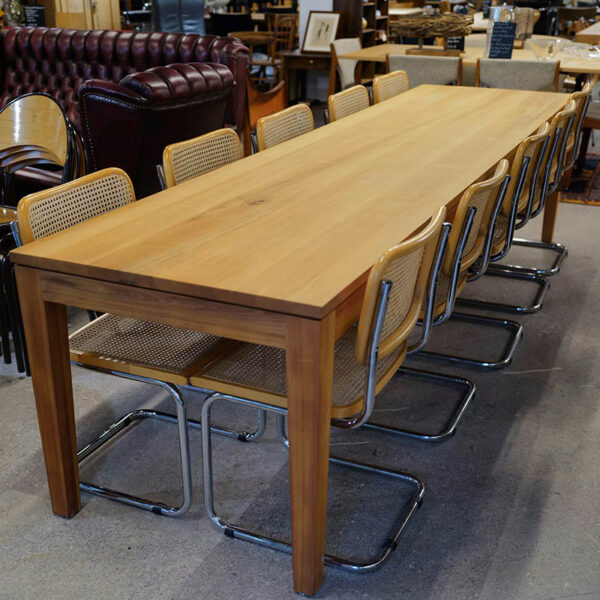 Schlichter, eleganter Tisch Massivholztisch mit viel Platz - VS141