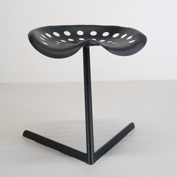 Traktor Hocker, Frisch matt lackiert - VS155